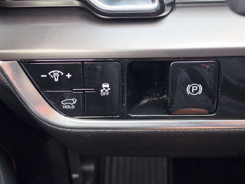 Used 2025 Kia Sportage EX w/ Premium Package FWD image 16
