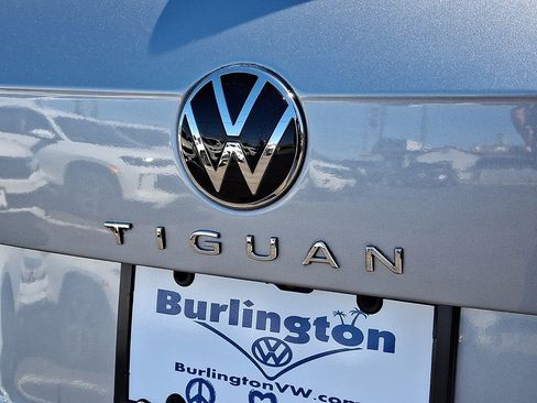Certified 2023 Volkswagen Tiguan SE w/ Panoramic Sunroof Package AWD/4WD image 31