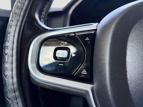Used 2018 Volvo S90 T5 Momentum w/ Convenience Package FWD image 29