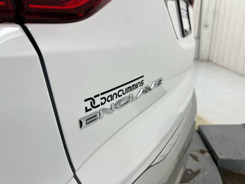 Used 2023 Buick Enclave Essence w/ Experience Buick Package FWD image 27