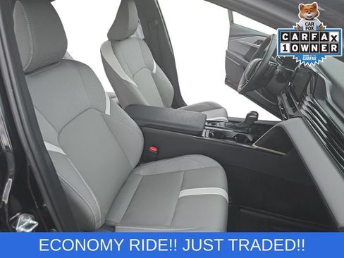 Used 2025 Toyota Camry SE FWD image 9