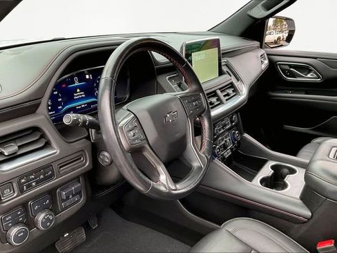 Used 2022 Chevrolet Suburban RST w/ Luxury Package image 12