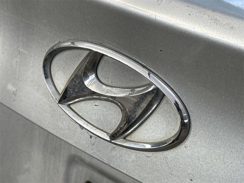 Used 2018 Hyundai Elantra SEL image 9