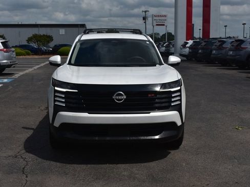 Used 2025 Nissan Kicks SR FWD image 2