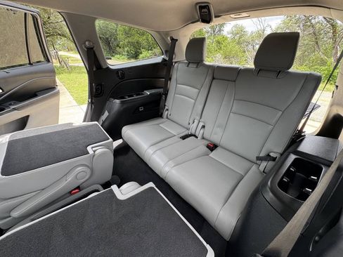 Used 2019 Honda Pilot Touring image 40