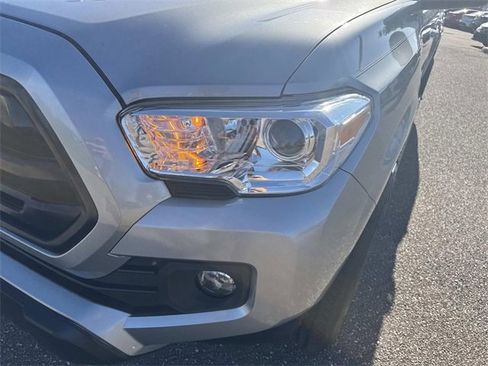 Used 2018 Toyota Tacoma SR image 10