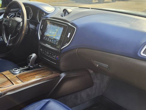 Used 2017 Maserati Ghibli w/ Blu, Zegna Edition Upholstery RWD image 33