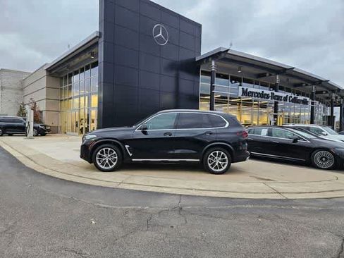 Used 2025 BMW X5 xDrive40i w/ Climate Comfort Package image 5