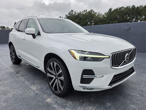 Used 2023 Volvo XC60 B5 Ultimate w/ Climate Package FWD image 7
