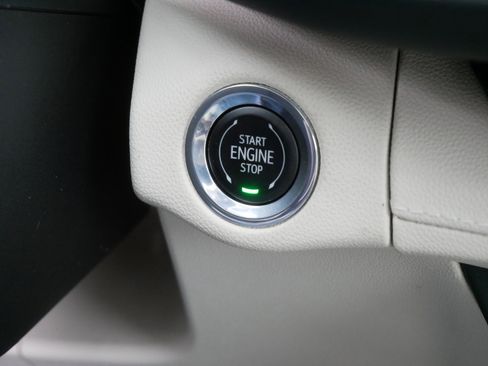 Used 2022 Buick Envision Avenir w/ Technology Package II image 31