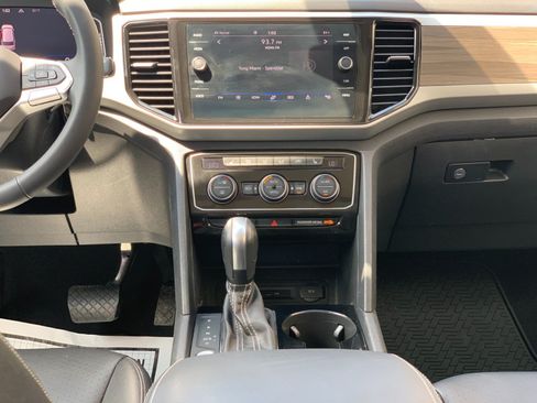 Used 2021 Volkswagen Atlas SEL AWD/4WD image 38