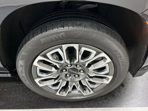 Used 2023 GMC Yukon Denali Ultimate AWD/4WD image 8