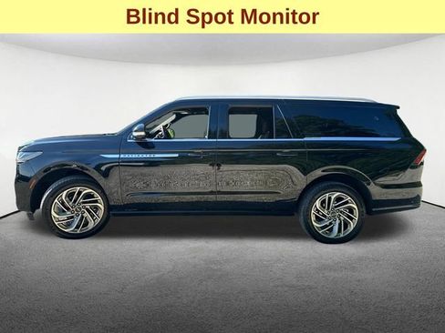 Used 2025 Lincoln Navigator L Reserve AWD/4WD image 6