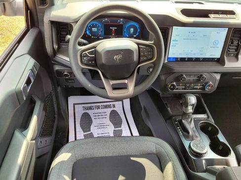 New 2025 Ford Bronco Base image 7