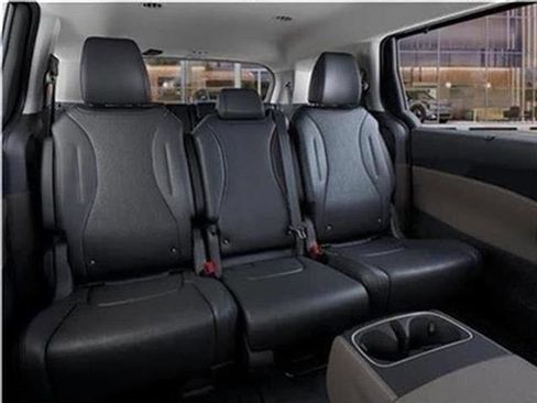 New 2026 Kia Carnival EX image 70