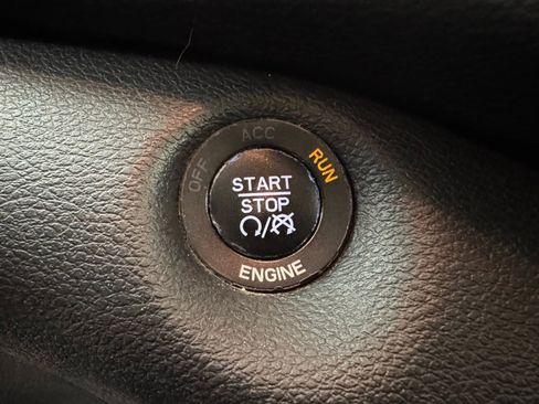 Used 2016 Jeep Cherokee Limited image 17