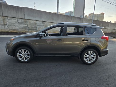 Used 2014 Toyota RAV4 Limited FWD image 2