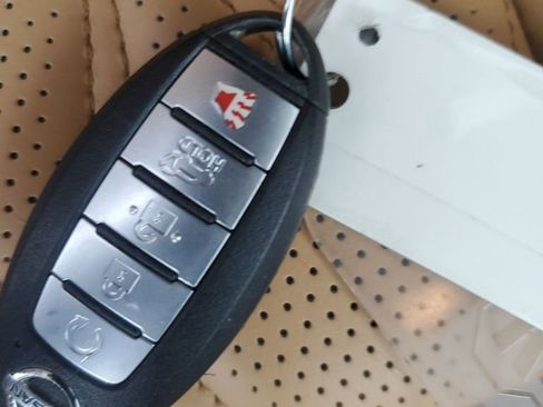 Used 2021 Nissan Rogue Platinum image 33