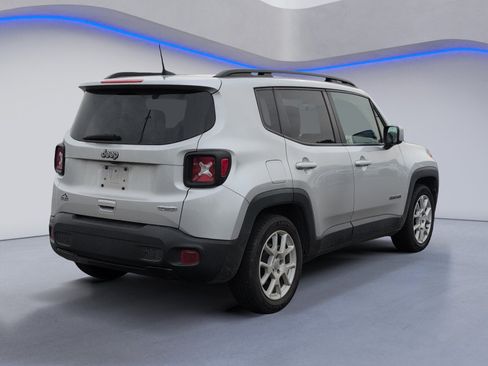 Used 2021 Jeep Renegade Latitude FWD image 5