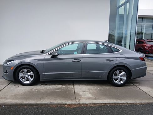 Used 2023 Hyundai Sonata SE w/ Cargo Package image 4