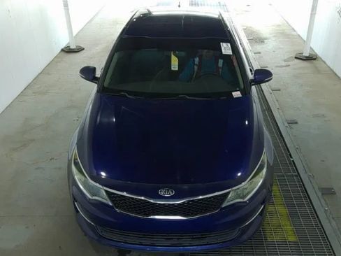 Used 2017 Kia Optima LX w/ Option Group 014 FWD image 4