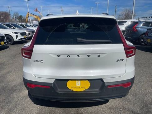 Used 2023 Volvo XC40 B5 Plus w/ Driver Assist Package AWD/4WD image 6