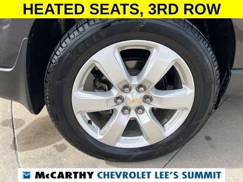 Used 2017 Chevrolet Traverse LT w/ Style and Technology Package image 16
