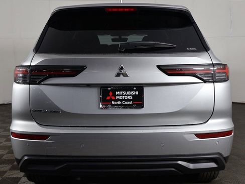 New 2026 Mitsubishi Outlander ES AWD/4WD image 12