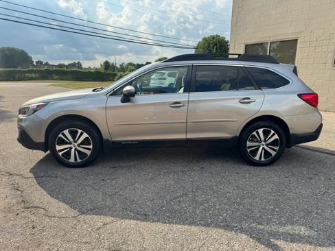 Used 2019 Subaru Outback 2.5i Limited w/ Popular Package #2 AWD/4WD image 5