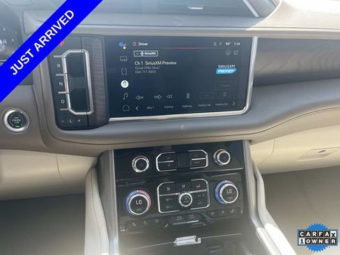 Used 2022 GMC Yukon Denali w/ Denali Premium Package AWD/4WD image 32