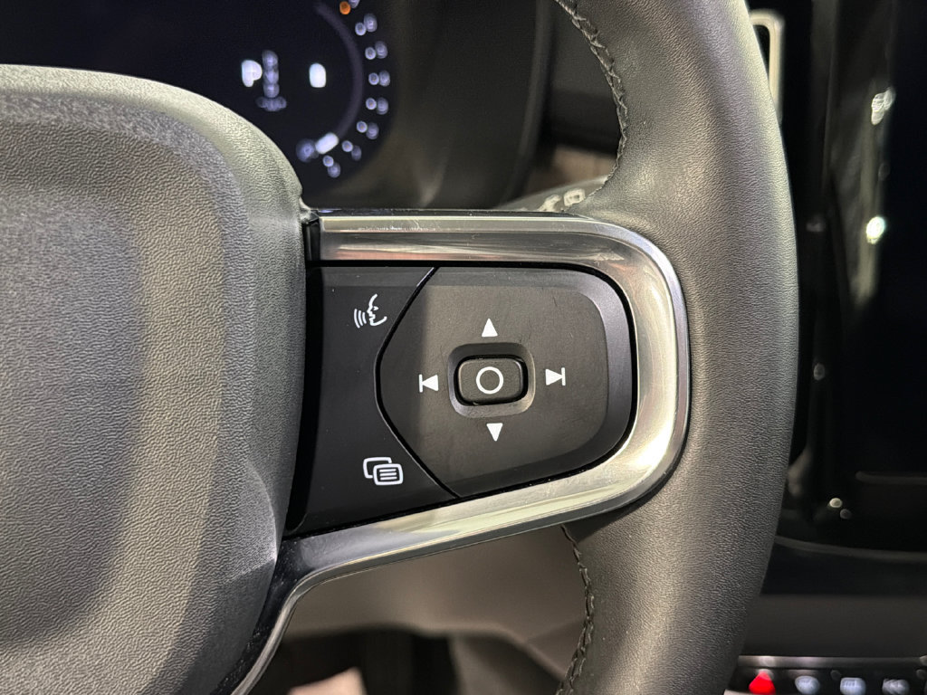 Certified 2024 Volvo XC40 B5 Plus w/ Protection Package Premier AWD/4WD image 14