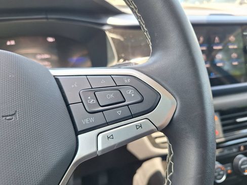 Certified 2024 Volkswagen Taos SE w/ Panoramic Sunroof Package FWD image 22