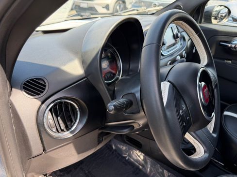 Used 2018 FIAT 500 e FWD image 11