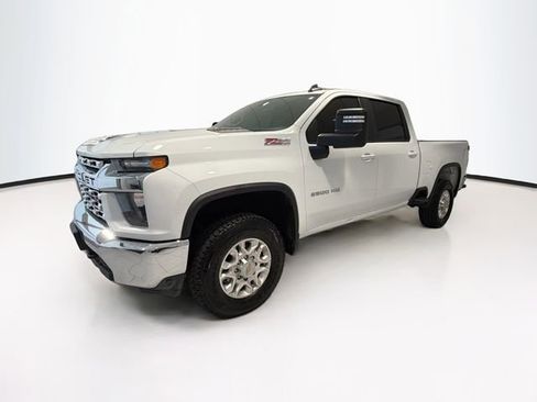 Used 2023 Chevrolet Silverado 2500 LT AWD/4WD image 3
