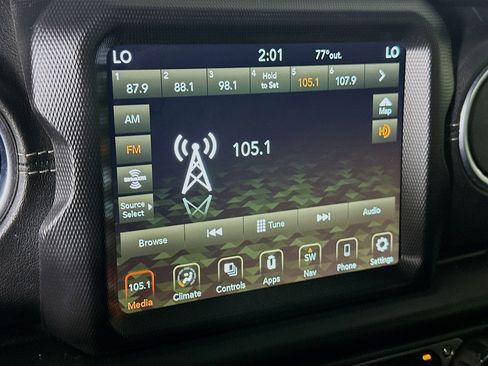 Used 2019 Jeep Wrangler Unlimited Sahara AWD/4WD image 19