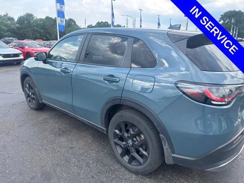 Used 2025 Honda HR-V Sport image 5
