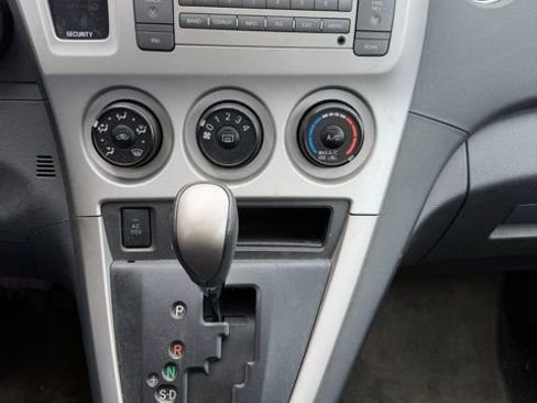 Used 2009 Pontiac Vibe GT image 23