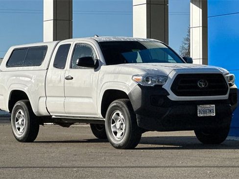 Used 2022 Toyota Tacoma SR image 2