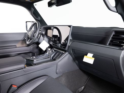 Used 2026 Lexus GX 550 w/ Accessory Package (2T) image 30