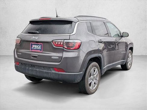 Used 2022 Jeep Compass Latitude image 5