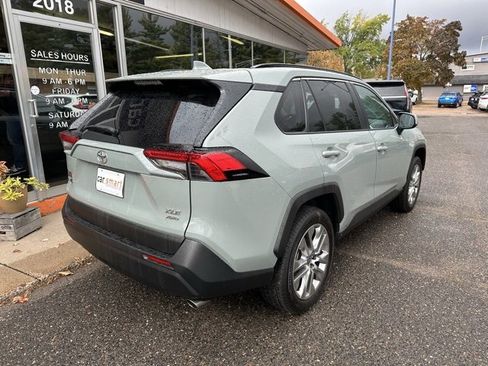 Used 2023 Toyota RAV4 XLE Premium image 7