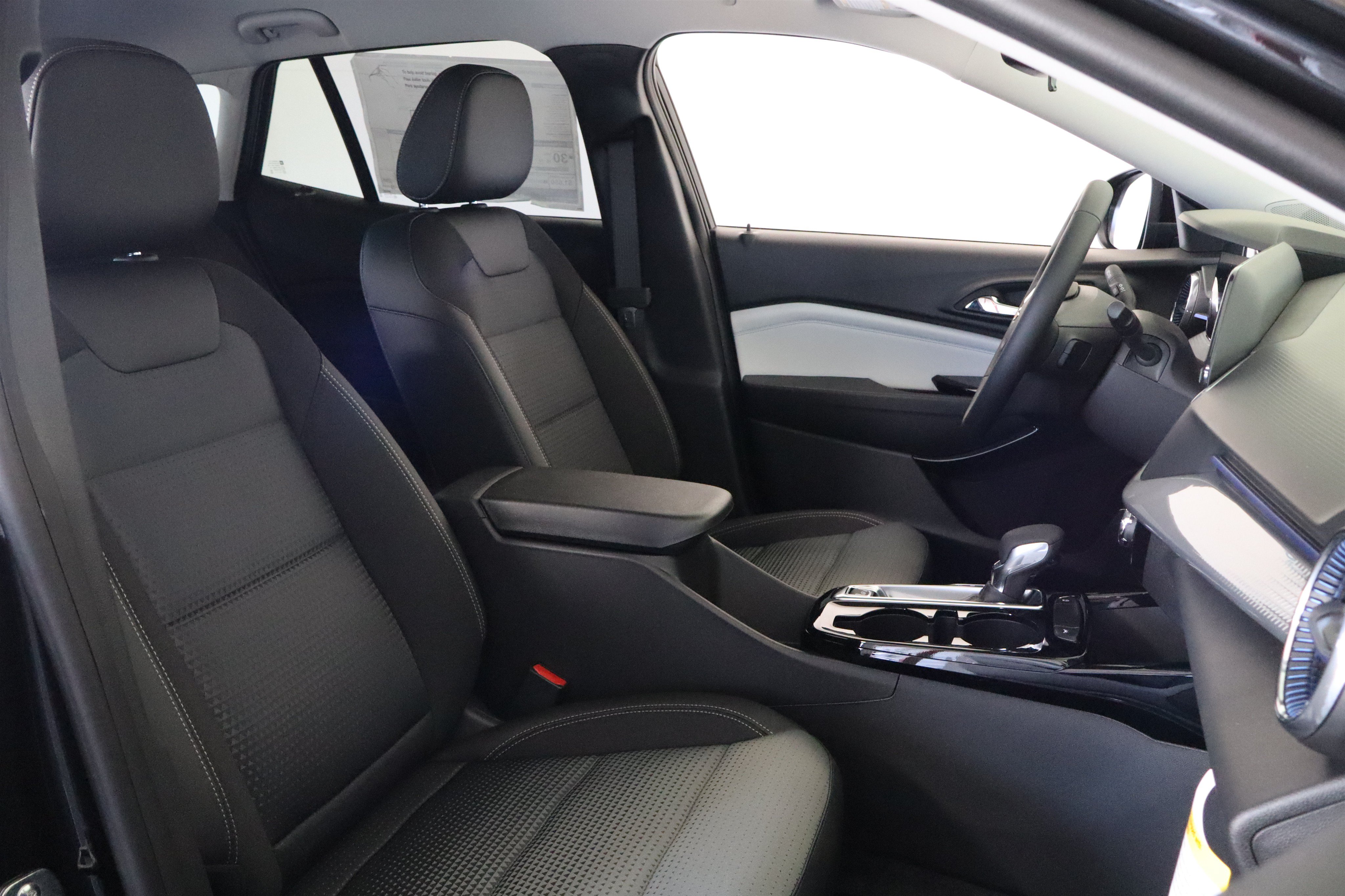 New 2026 Chevrolet Trax LT w/ LT Convenience Package FWD image 21