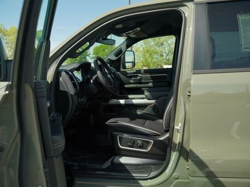 New 2026 RAM 1500 Laramie AWD/4WD image 10