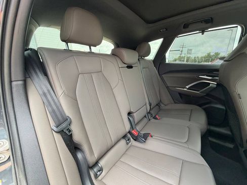 Used 2025 Audi Q5 Premium Plus w/ Premium Plus AWD/4WD image 27