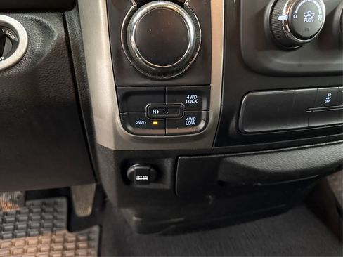 Used 2020 RAM 1500 Classic Warlock AWD/4WD image 31