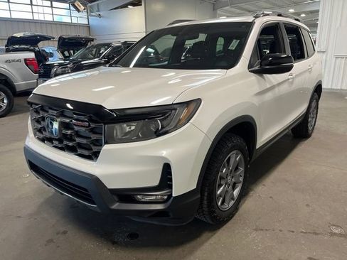 Used 2025 Honda Passport TrailSport image 7