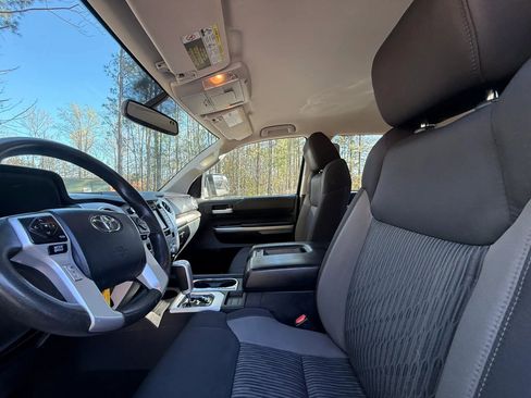 Used 2017 Toyota Tundra SR5 RWD image 13
