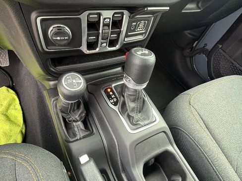 Used 2025 Jeep Wrangler Sahara w/ Safety Group image 30