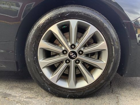 Used 2016 Hyundai Sonata Limited w/ Option Group 04 FWD image 18