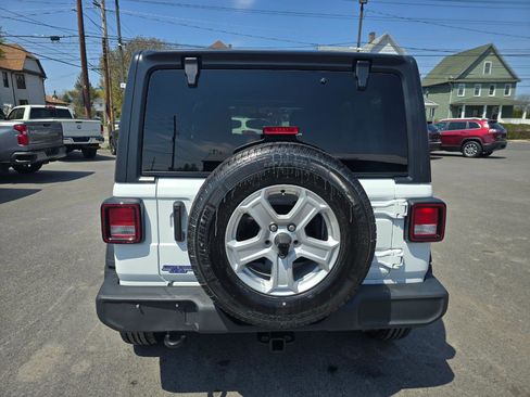 Used 2021 Jeep Wrangler Unlimited Sport w/ Dual Top Group AWD/4WD image 16